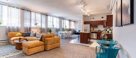 Smart-TV, bordtennis og bøker