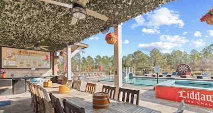 15 Bedroom Game-Filled Fun House on 10 Acres Near Orlando!