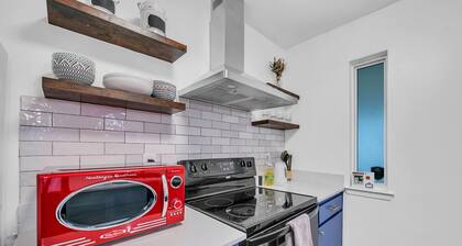 Cozy Modern 2BR Retreat ATX Downtown, Mins away to Prime Locations Airport