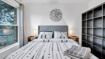 2 slaapkamers, een strijkplank/strijkijzer, wifi, beddengoed