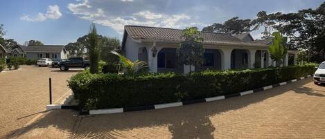 Fachada da propriedade