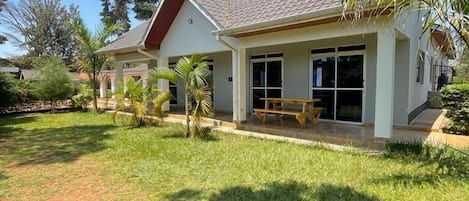 Fachada de la propiedad