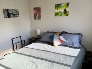 2 chambres, fer et planche à repasser, Wi-Fi, draps fournis