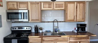 Charming 2 bedroom apartment near airport in Spenard