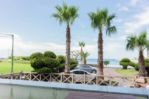 View from property - Oceanpalade Hotel and Resort (Jeju City)