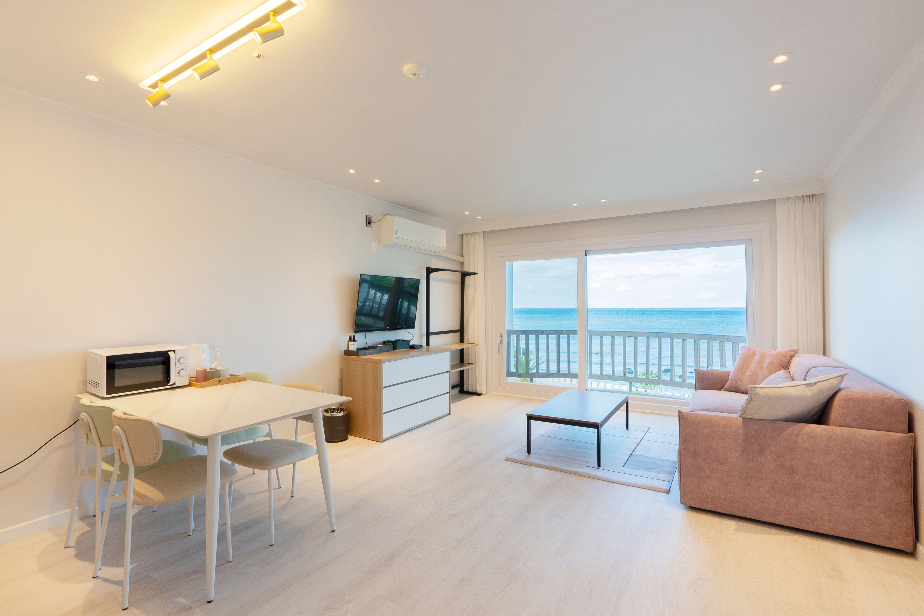 デラックス スタジオ | リビング エリア