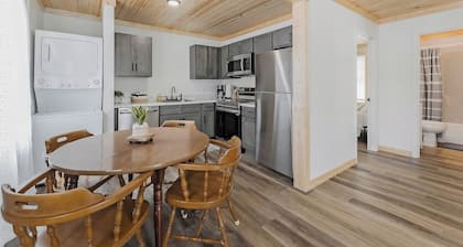 Completely renovated 2 bedroom apartment in quaint Celina