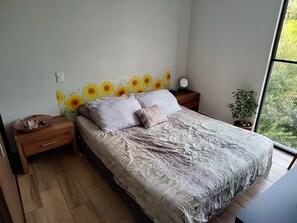 2 quartos, ferros/tábuas de passar roupa, Wi-Fi, roupa de cama