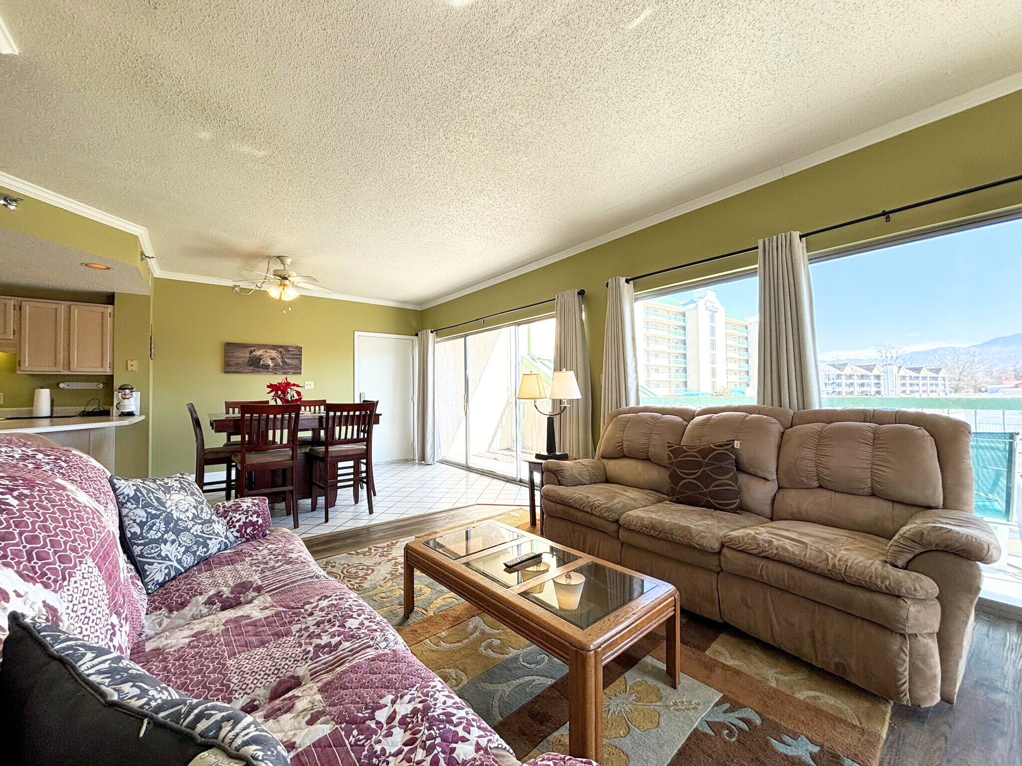 Pigeon Forge Downtown- Pigeon River Retreat 5% Weekly And 8% Monthly Discount! - Pigeon Forge, TN