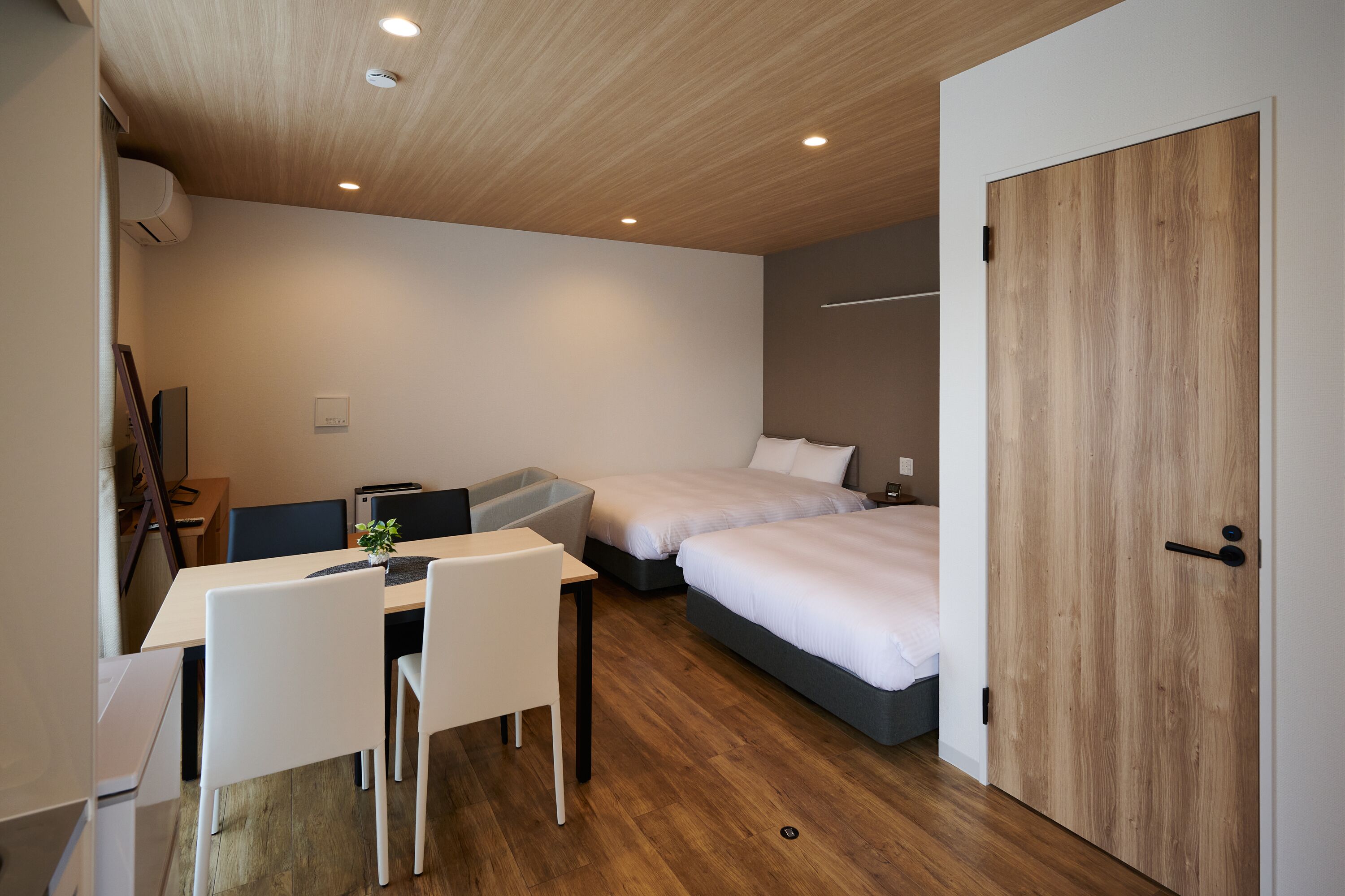 deluxe twin room, non smoking (check-in is not available after 11pm) | 1 bedroom, free wifi, bed sheets