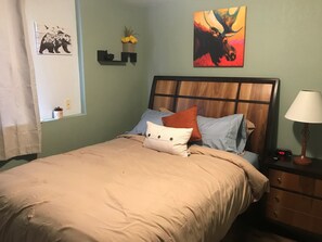 2 bedrooms, iron/ironing board, WiFi, bed sheets