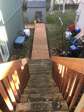 Property grounds - Comfy 2 Bedroom 1 Bath Near Sand Lake and Airport (Anchorage)