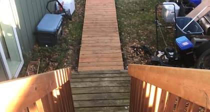 Comfy 2 Bedroom 1 Bath Near Sand Lake and Airport
