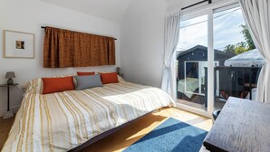 1 bedroom, desk, iron/ironing board, free WiFi