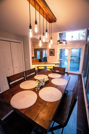 Dining - Pisgah Park Hideaway w/Hot Tub & Mountain Views (Candler)