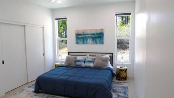 3 bedrooms, travel crib, free WiFi, bed sheets