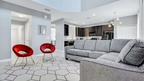 TV, video games - Solterra Resort 6 bed home, 20 mins to Disney, 5 mins to Championsgate! (Davenport)