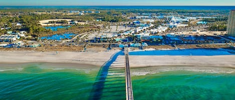 Una spiaggia nelle vicinanze