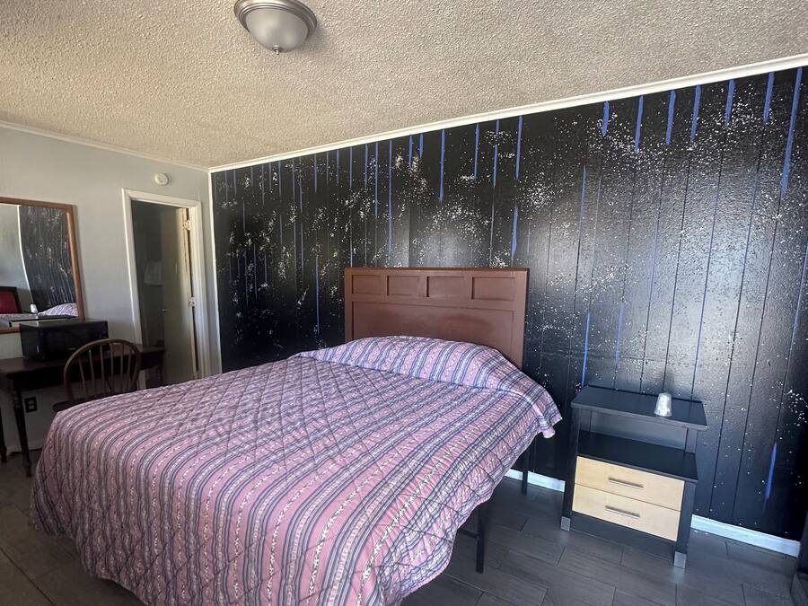 Standard Single Room, Ground Floor | Desk, free WiFi, bed sheets