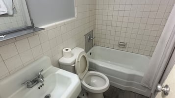 Douche, serviettes fournies