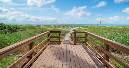 Dream Beach Home Vacation - Direct Beach Access & Exquisite Waterfront Views