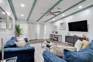 House, Accessible | 4 bedrooms - WR Robins Retreat 11bds Hot tub (Warner Robins)