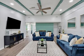 House, Accessible | 4 bedrooms - WR Robins Retreat 11bds Hot tub (Warner Robins)