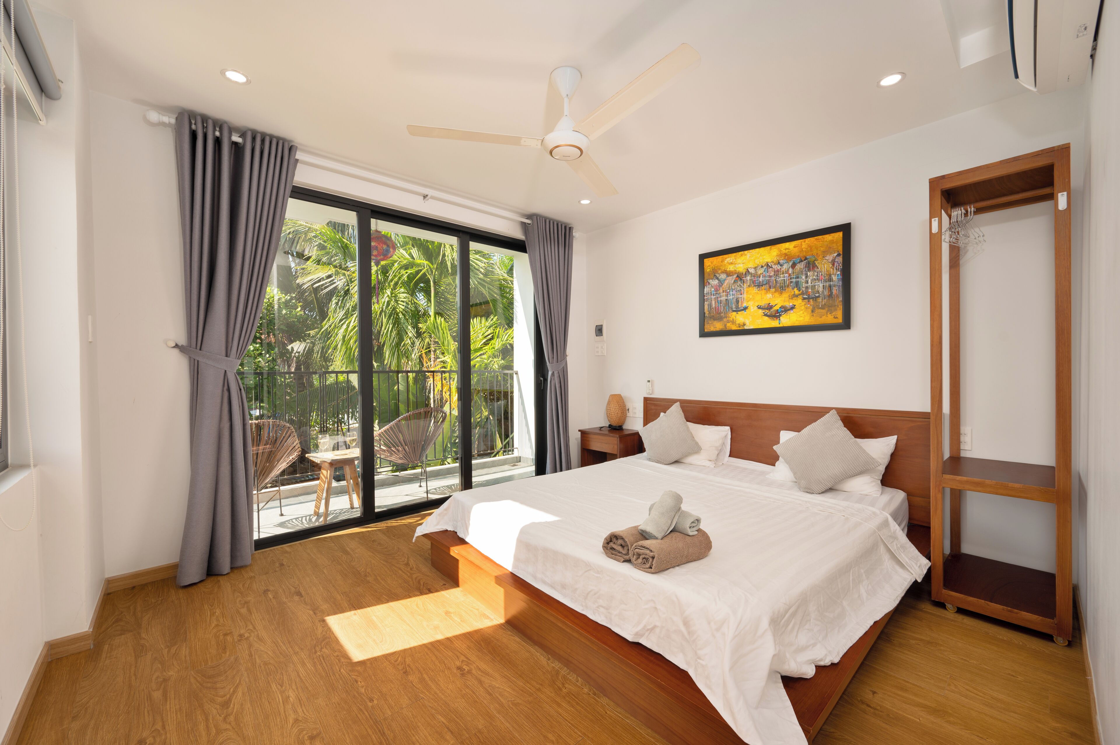 3 Schlafzimmer, Schreibtisch, Bügeleisen/Bügelbrett, Reisekinderbett