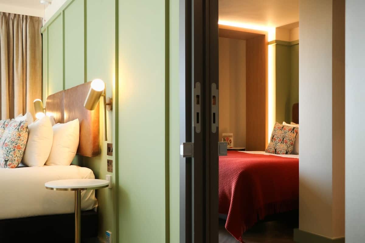 Family Room, 1 Double Bed, Non Smoking | Premium bedding, in-room safe, desk, laptop workspace