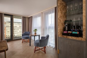 Junior-Suite, 1 King-Bett, Balkon, Stadtblick