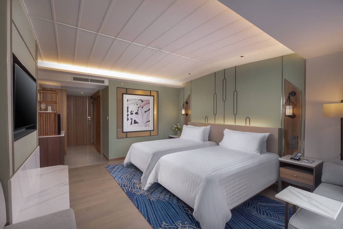 1 bedroom, premium bedding, minibar, in-room safe