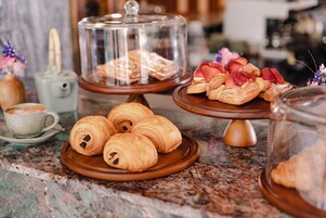 Daily buffet breakfast (THB 550 per person)