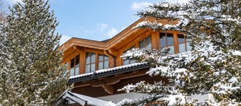 Beautiful group accommodation only 240m from the ski lift!