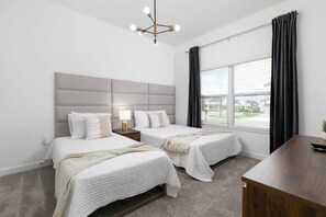 4 Schlafzimmer, Bügeleisen/Bügelbrett, Reisekinderbett, WLAN