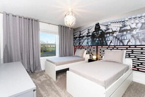 4 bedrooms, iron/ironing board, travel cot, WiFi - Chic Modern, Themed Bedrooms, Private Pool (Kissimmee)