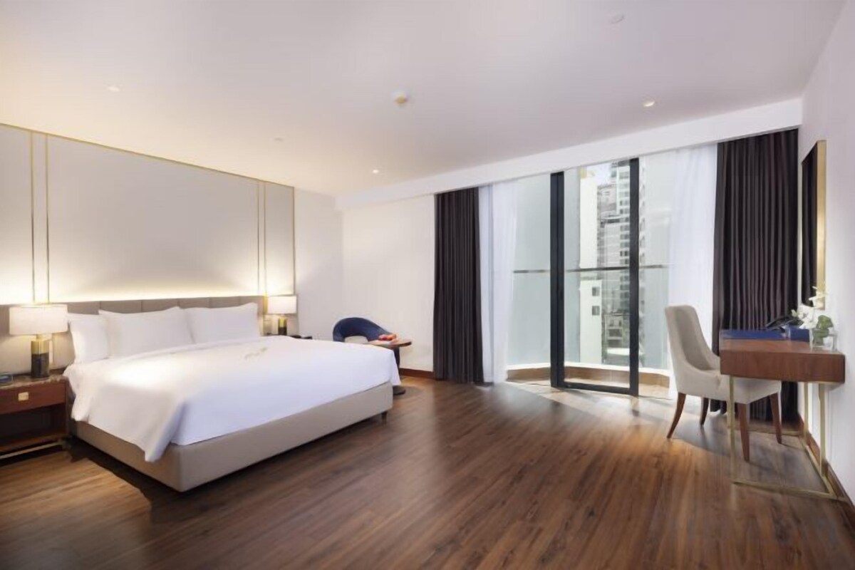 Minibar, in-room safe, desk, blackout curtains