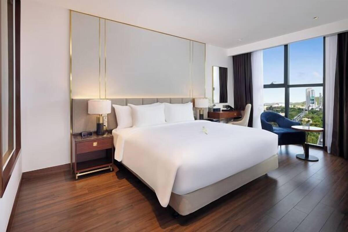Minibar, in-room safe, desk, blackout curtains