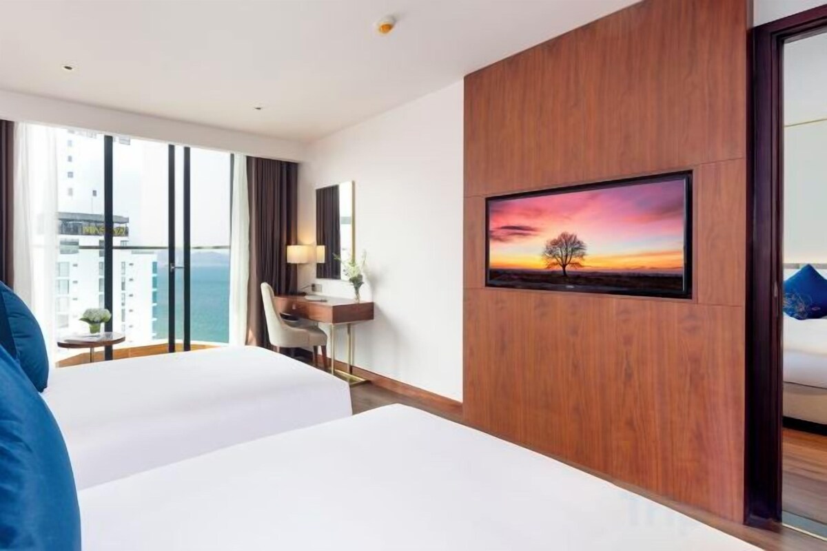 Minibar, in-room safe, desk, blackout curtains