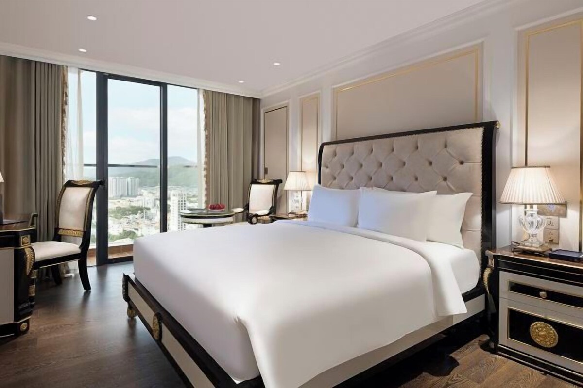 Minibar, in-room safe, desk, blackout curtains