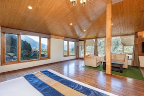 Family Suite With Balcony | Blick auf die Berge