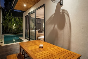 Outdoor dining - Villa Isola Gallinara (Canggu)