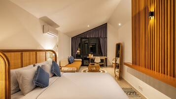 Honeymoon Villa | 1 bedroom, in-room safe, desk, laptop workspace
