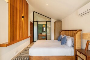 1 bedroom, in-room safe, desk, laptop workspace - Villa Isola Gallinara (Canggu)
