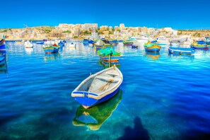 Marina - Pleasant Stone House & Jacuzzi St Martin (Mgarr)