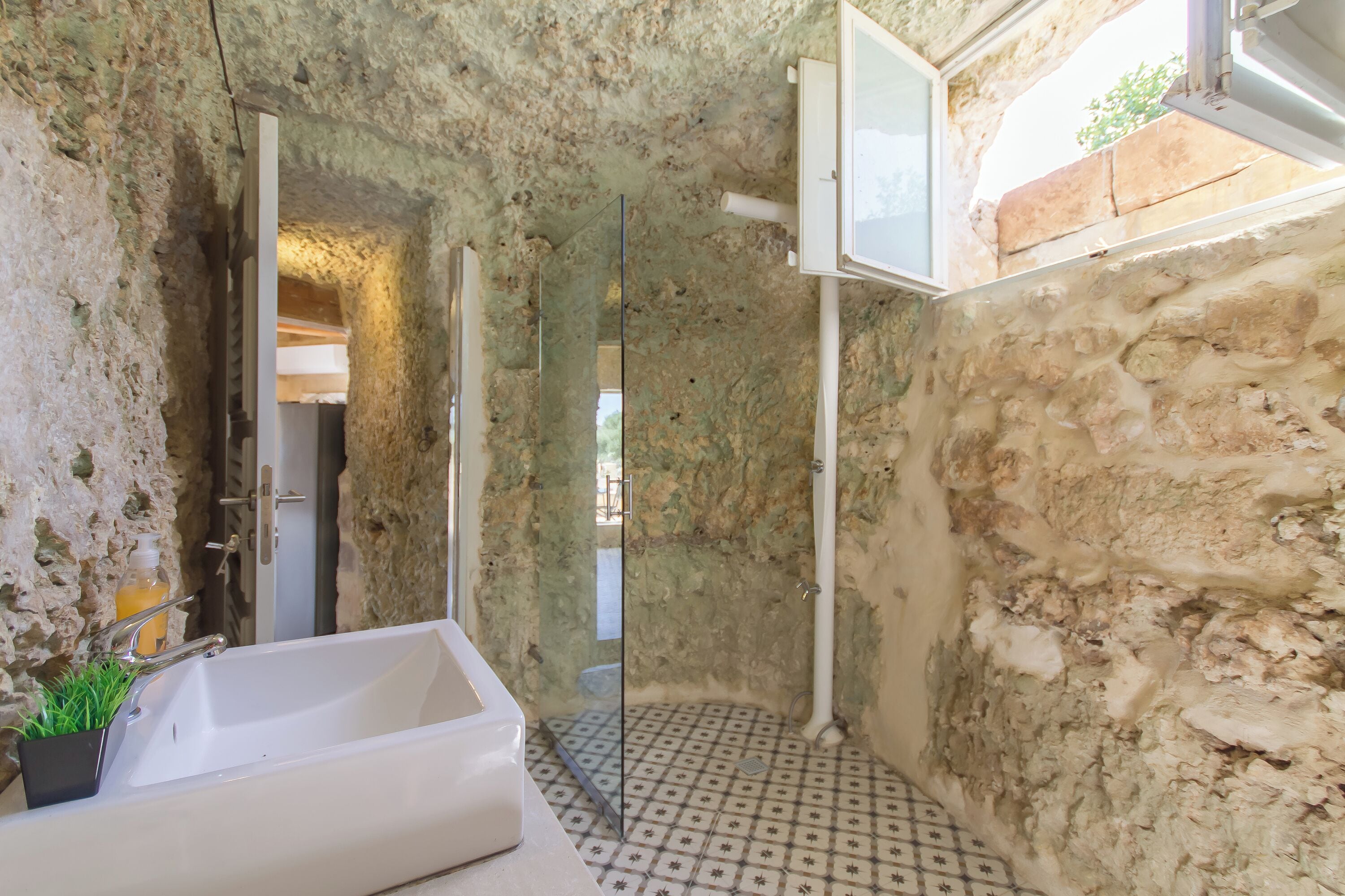 Family Villa, 1 Bedroom, 2 Bathrooms (Pleasant stone house & jacuzzi St) | Bathroom