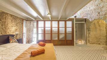 Family Villa, 1 Bedroom, 2 Bathrooms (Pleasant stone house & jacuzzi St) | 1 bedroom