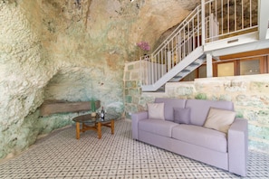 Living area - Pleasant Stone House & Jacuzzi St Martin (Mgarr)