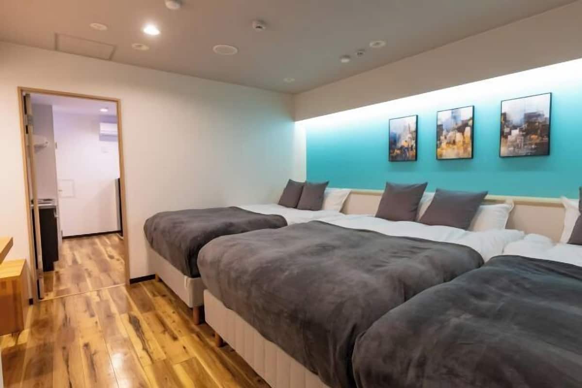 1 bedroom, desk, laptop workspace, blackout drapes
