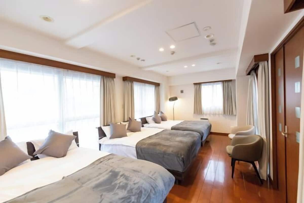 1 bedroom, desk, laptop workspace, blackout drapes