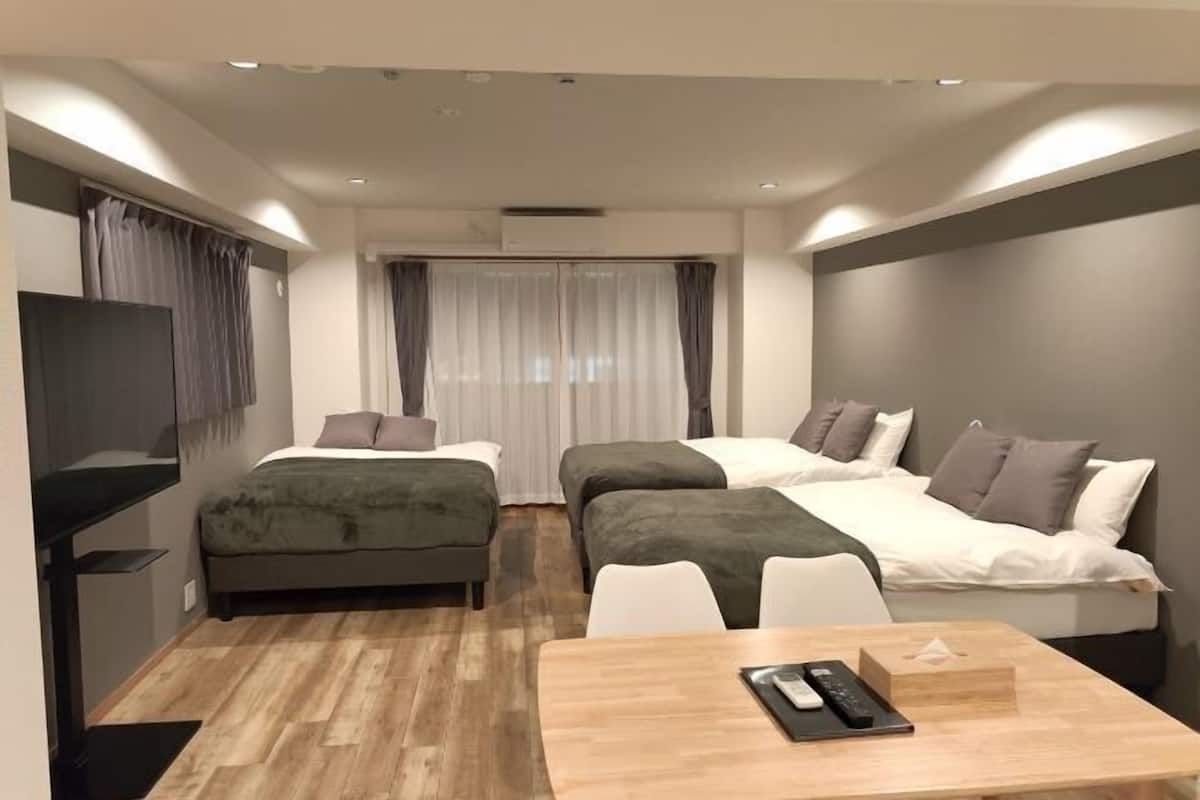 1 bedroom, desk, laptop workspace, blackout drapes